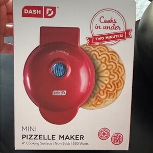 Dash Mini Pizzelle maker
